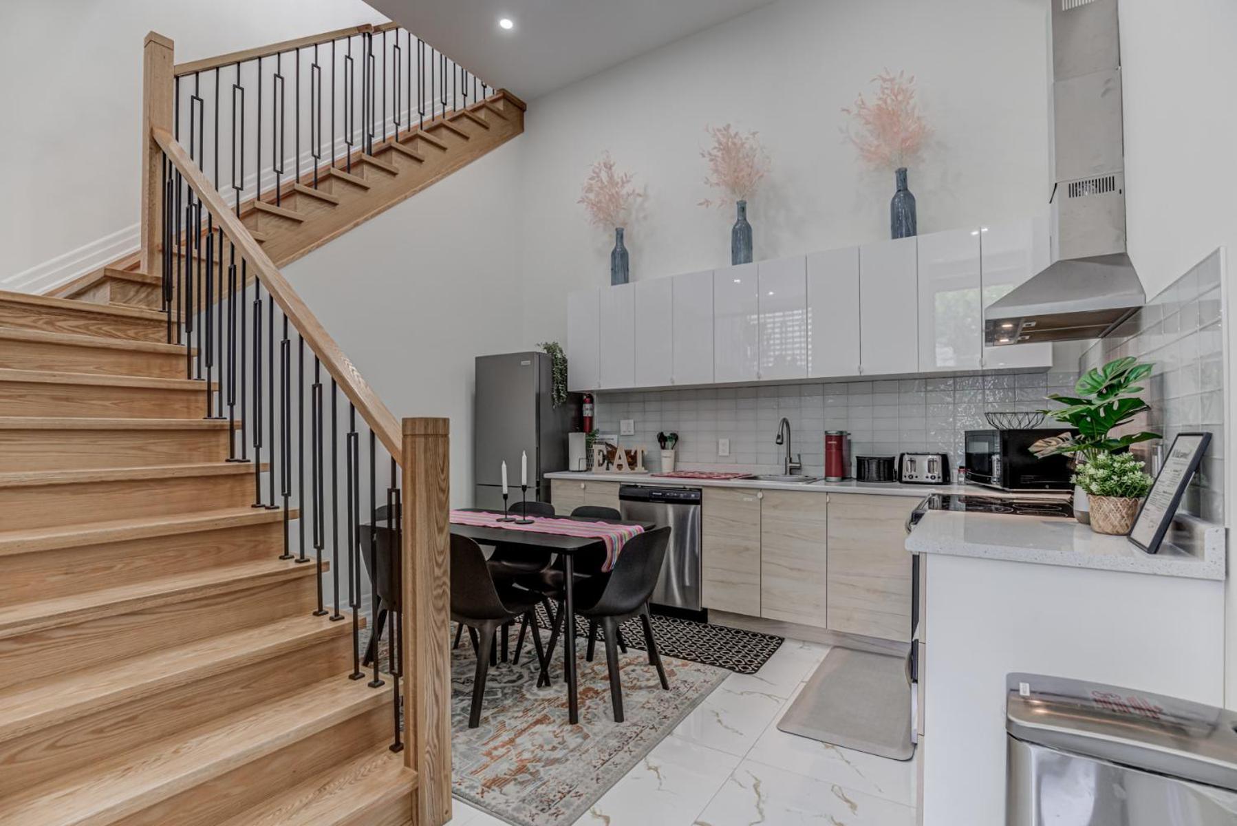 Modern City Living -Newly Built トロント エクステリア 写真